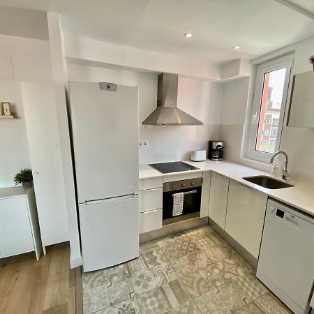 Suite Apartment Anselm Barcelona Cornellà de Llobregat Exterior foto