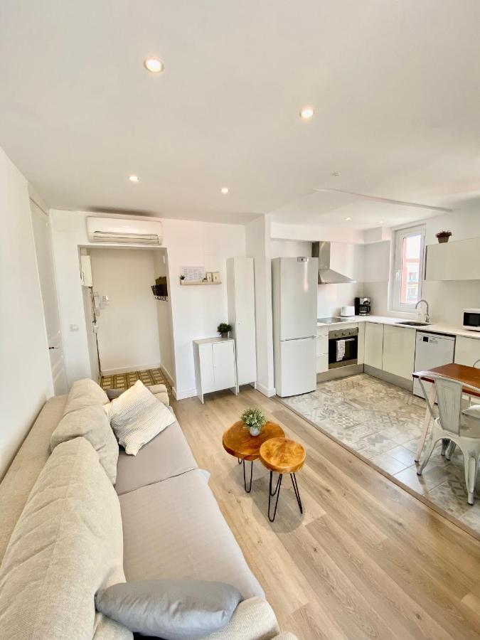 Suite Apartment Anselm Barcelona Cornellà de Llobregat Exterior foto